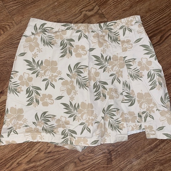 Cherokee Tropical Mini Skort - Picture 1 of 4